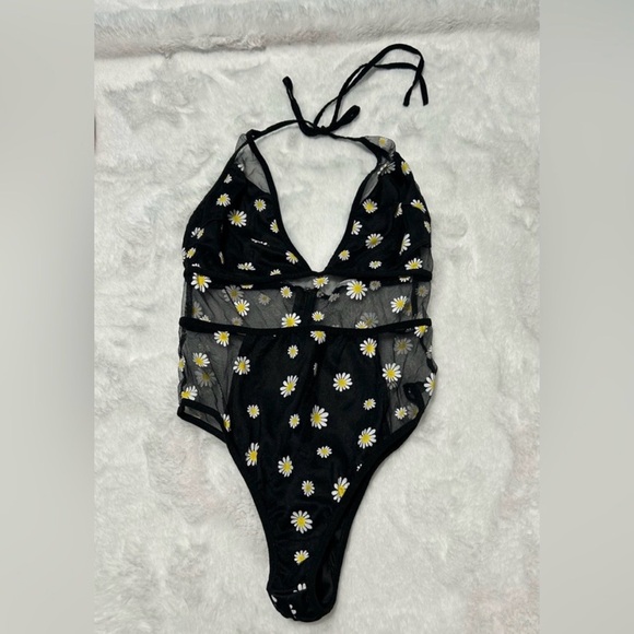 iHeartRaves Black Daisy Mesh Bodysuit - Picture 1 of 4